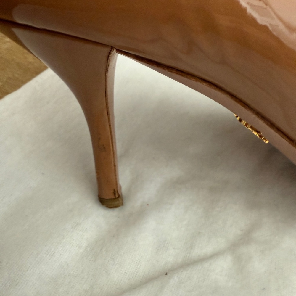 Authentic Prada Patented Leather Tan Heels, Size 40 (fit like US 9.5) - Picture 8 of 11